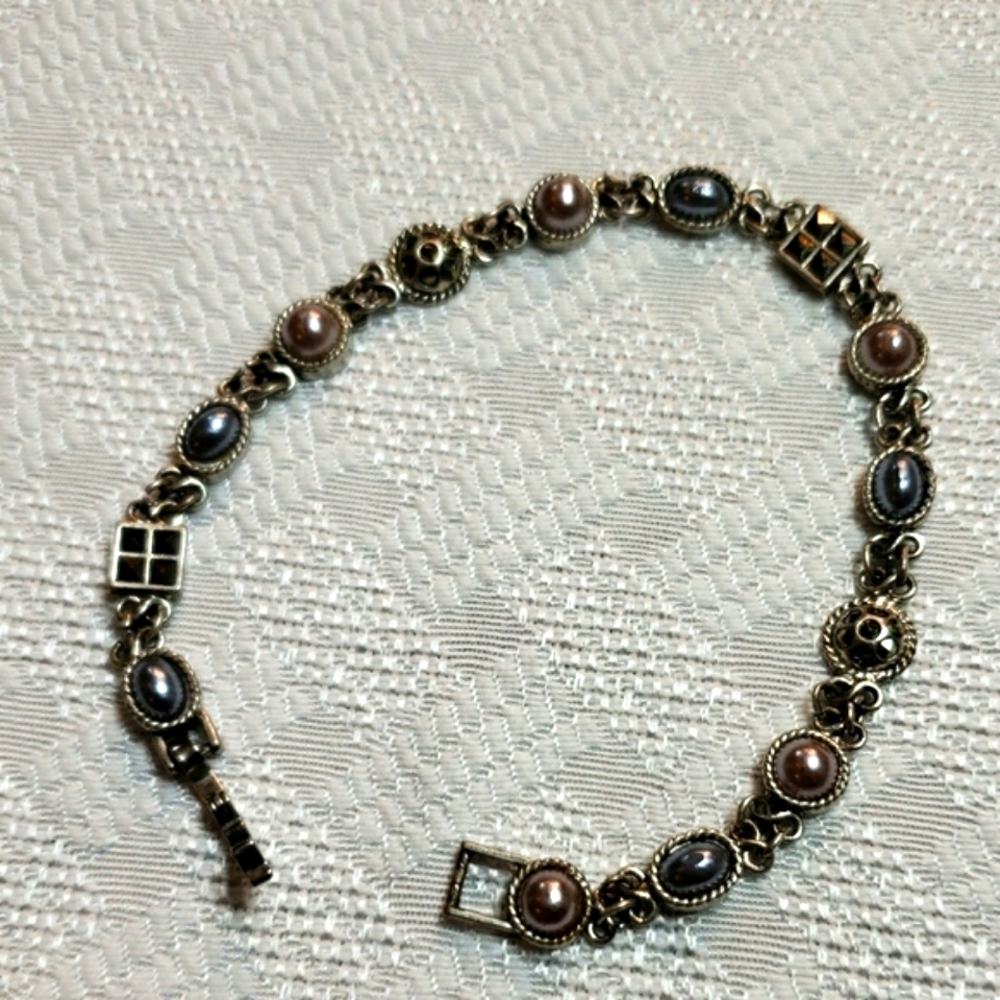 Elegant Silver and Purple Bracelet